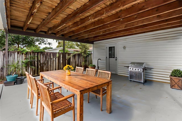 5 of 17 - 1510 Hayes St, Hollywood, FL