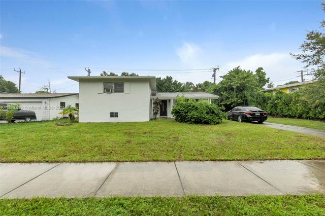 1 of 32 - 20400 Ne 14th Ave, Miami, FL