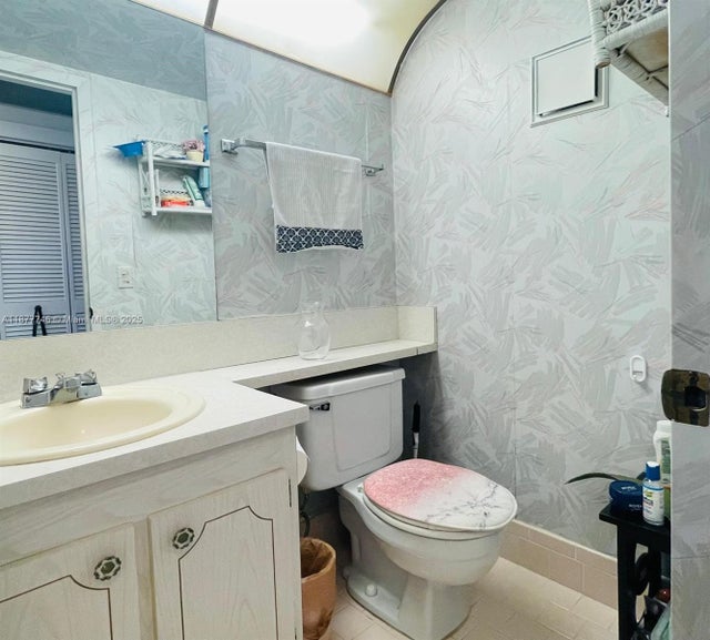 5 of 25 - 251 S Suffolk F 251, Boca Raton, FL