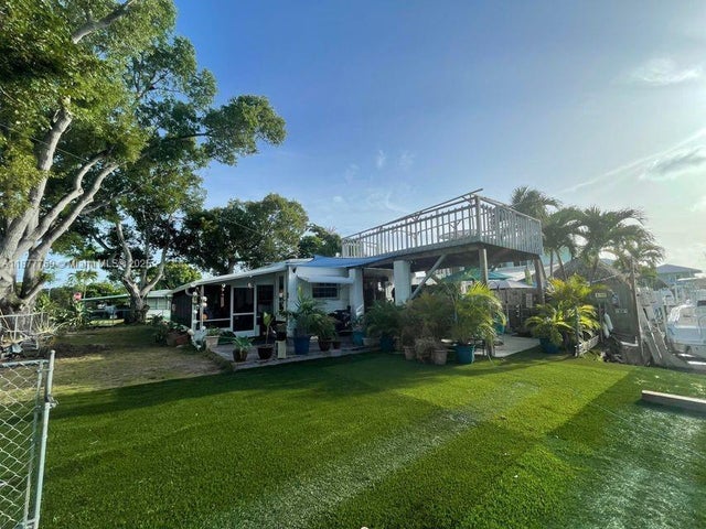 1 of 42 - 7 Avenue D, Key Largo, FL