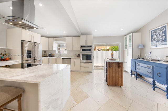1 of 21 - 15642 Sw 59th St, Miami, FL