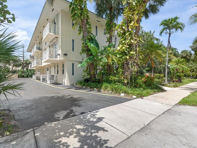 2 of 18 - 255 Sunrise Dr 307, Key Biscayne, FL