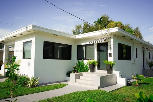 4 of 22 - 1600 Sw 17th Ave, Miami, FL