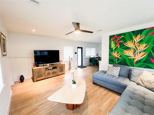 5 of 22 - 1600 Sw 17th Ave, Miami, FL