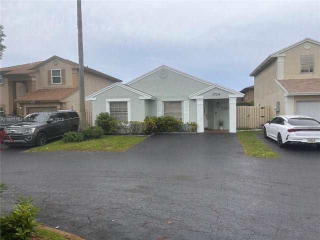 2 of 53 - 3704 Nw 107th Ter, Sunrise, FL