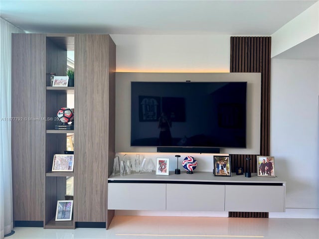 3 of 49 - 2950 Ne 188th St 443, Aventura, FL