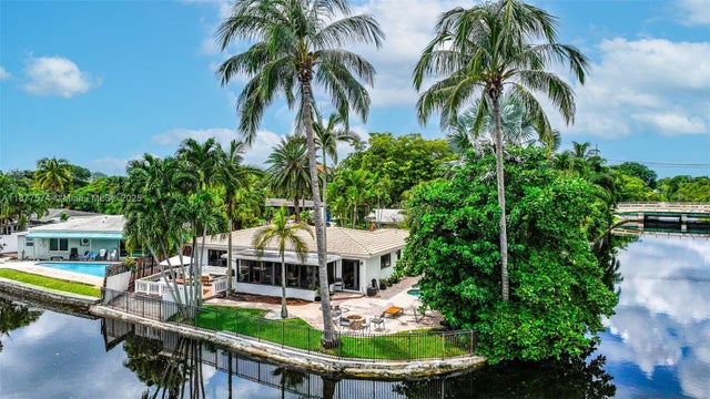 2 of 42 - 3008 Ne 1st Terrace, Wilton Manors, FL