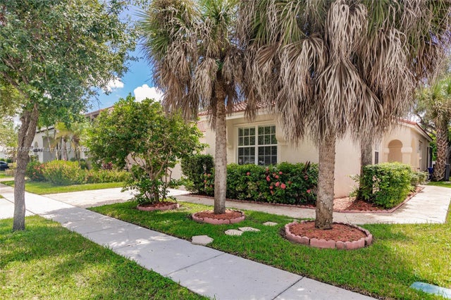 2 of 39 - 15850 Nw 11th St, Pembroke Pines, FL