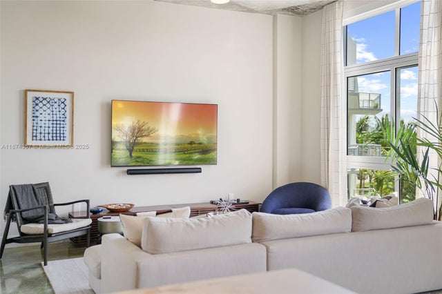 5 of 48 - 2001 Meridian Av 509, Miami Beach, FL