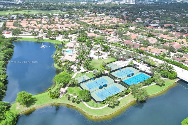 2 of 69 - 842 Spinnaker Dr E, Hollywood, FL