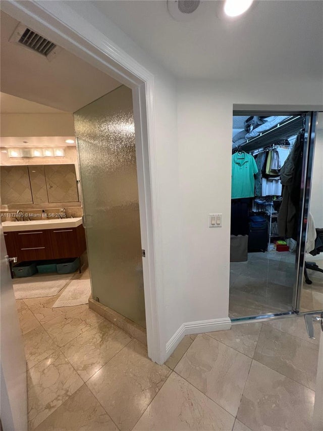 4 of 32 - 16400 Collins Ave 1545, Sunny Isles Beach, FL