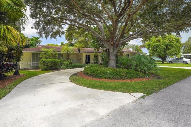 4 of 69 - 13900 Sw 72nd Ct, Palmetto Bay, FL