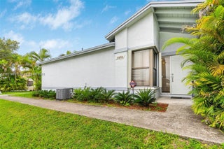 Photo of Listing #A11877365