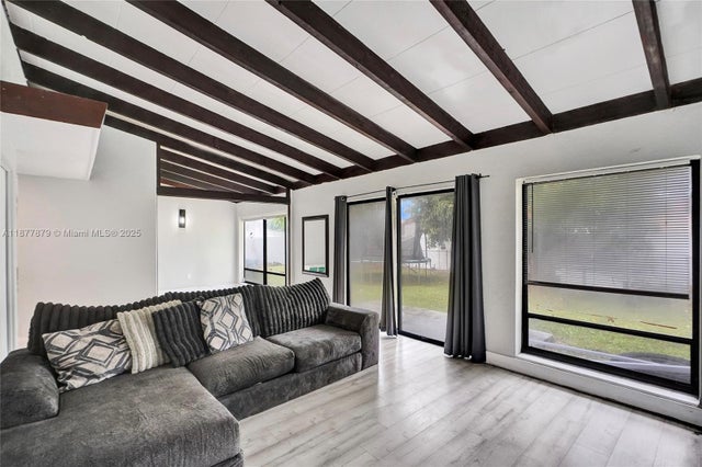 3 of 25 - 19620 Nw 6th Court, Miami Gardens, FL