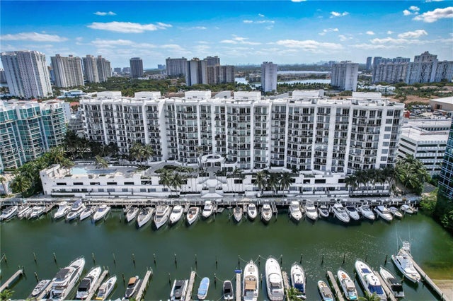 1 of 34 - 3029 Ne 188th St 625, Aventura, FL