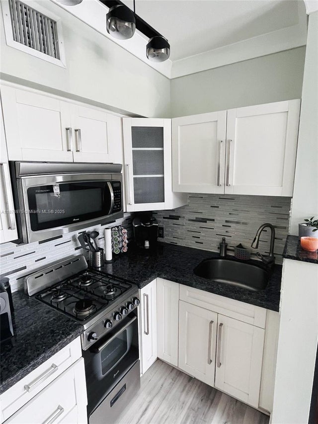 3 of 16 - 1320 Drexel Ave 301, Miami Beach, FL