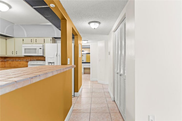5 of 33 - 481 Ives Dairy Rd 303-4, Miami, FL