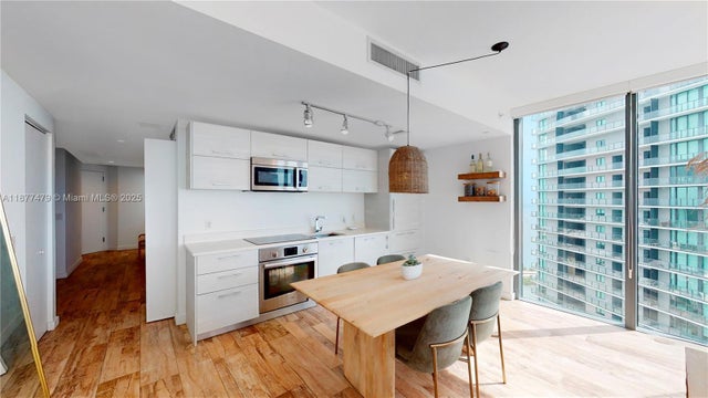 4 of 11 - 650 Ne 32nd St 4607, Miami, FL