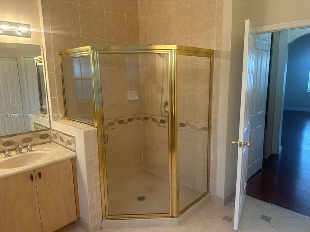 4 of 5 - 5042 Sw 164th Ave, Miramar, FL