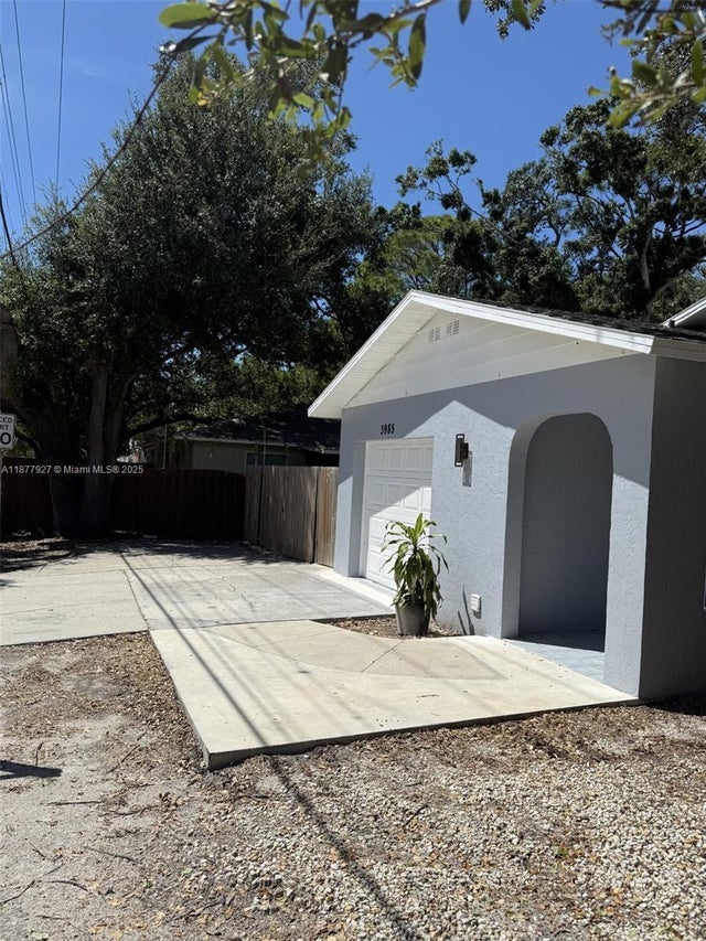 2 of 29 - 3985 Proctor Rd, Sarasota, FL