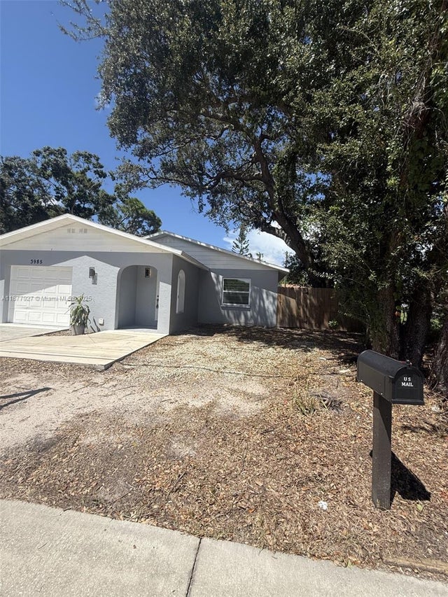 4 of 29 - 3985 Proctor Rd, Sarasota, FL