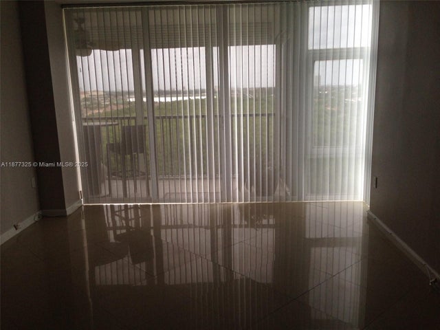 5 of 16 - 3375 N Country Club Dr 1001, Aventura, FL