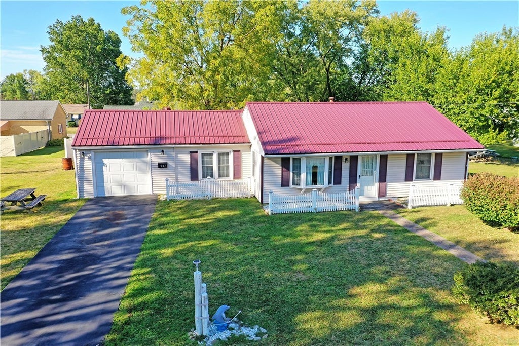 1043 March Street, Sharon