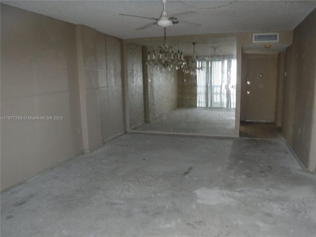 2 of 8 - 15600 Nw 7th Ave 618, Miami, FL