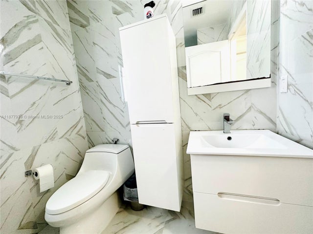3 of 28 - 1455 Sw 155th Ct, Miami, FL