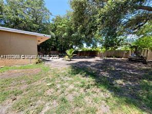 4 of 27 - 1565 Ne 141st St, North Miami, FL
