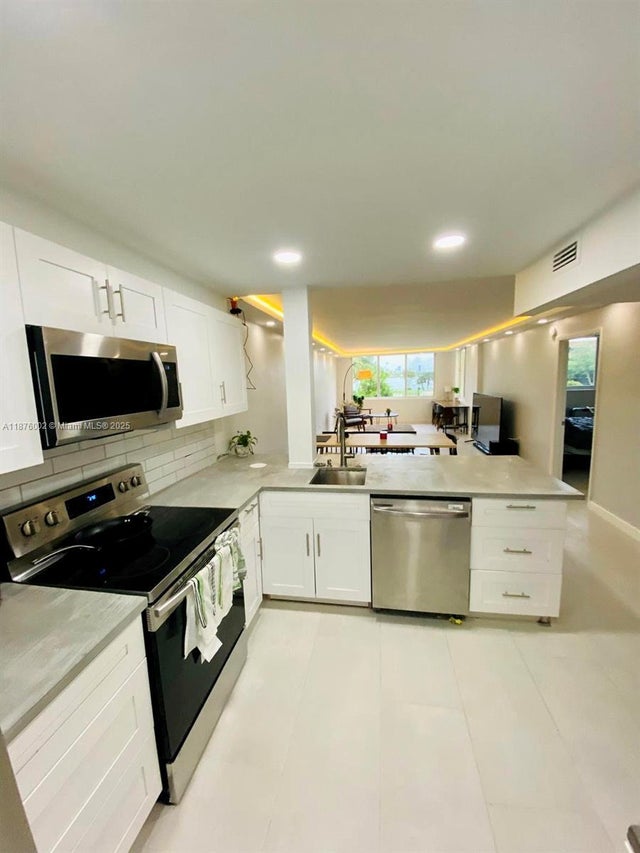 2 of 13 - 441 Ne 195th St 205, Miami, FL