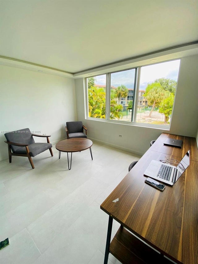 5 of 13 - 441 Ne 195th St 205, Miami, FL