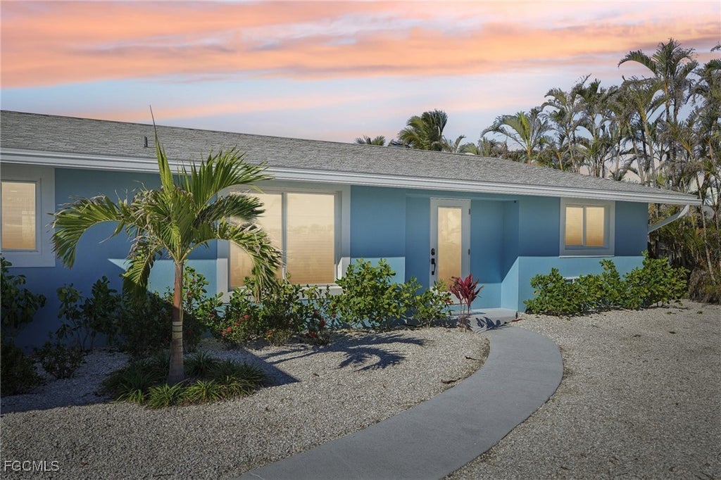 301 Seminole Way, FORT MYERS BEACH