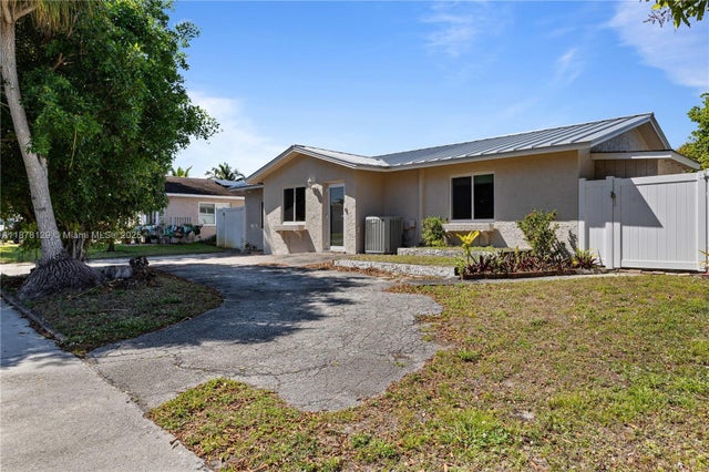 4 of 42 - 405 Sw 73rd Ave, North Lauderdale, FL