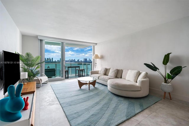 4 of 32 - 1000 West Ave 1515, Miami Beach, FL