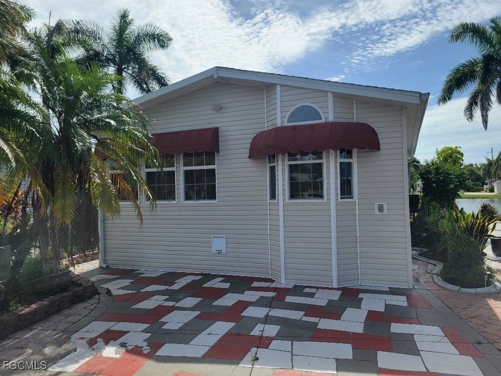 1511 Ruby Lake Pt, Naples