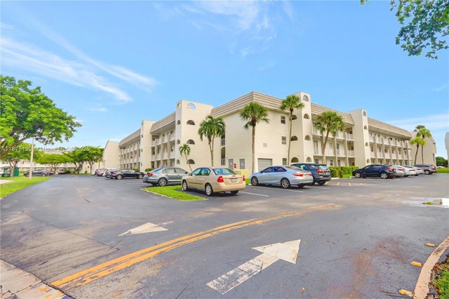 8350 Sunrise Lakes Blvd 205, Sunrise