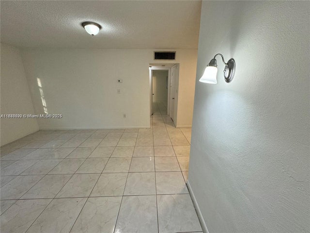 4 of 18 - 2005 Jefferson St 205, Hollywood, FL