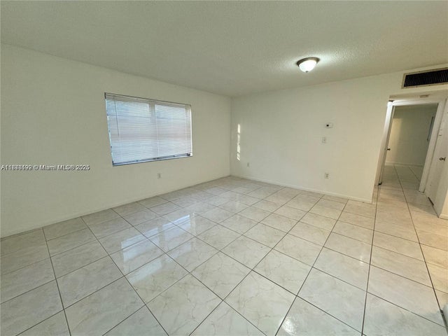 5 of 18 - 2005 Jefferson St 205, Hollywood, FL