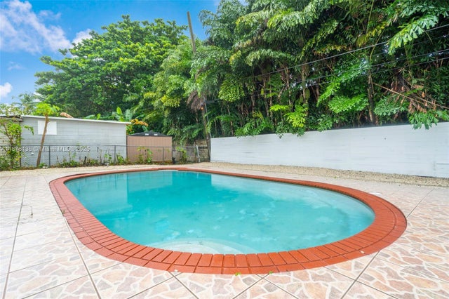 3 of 31 - 510 Ne 155th Ter, Miami, FL