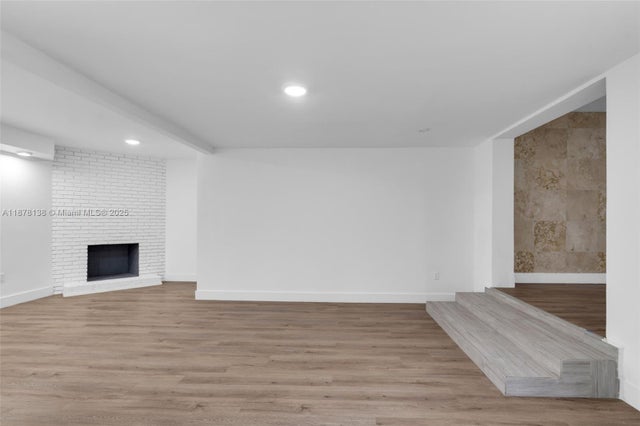 4 of 31 - 510 Ne 155th Ter, Miami, FL