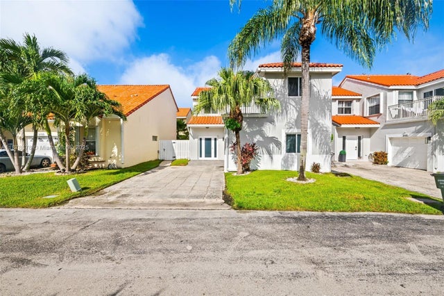 2 of 25 - 3110 N 37th Ave, Hollywood, FL