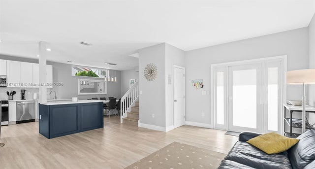 3 of 25 - 3110 N 37th Ave, Hollywood, FL