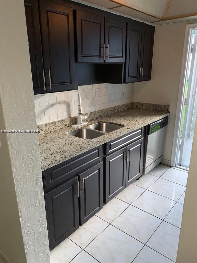 1 of 20 - 1850 Arthur St 2, Hollywood, FL