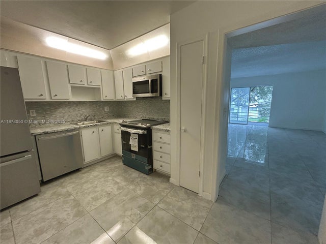 5 of 17 - 2061 Nw 47th Ter 212, Lauderhill, FL