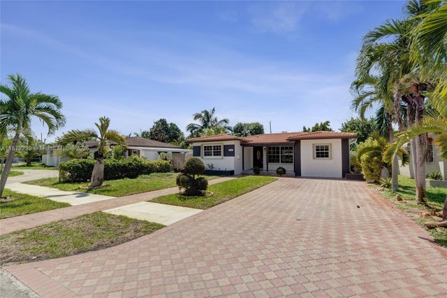 2 of 28 - 2238 Rodman St, Hollywood, FL