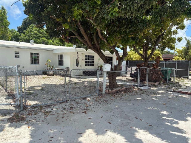 2 of 9 - 10325 Nw 36th Ct, Miami, FL