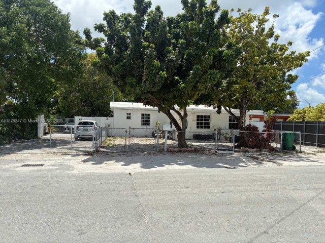 3 of 9 - 10325 Nw 36th Ct, Miami, FL