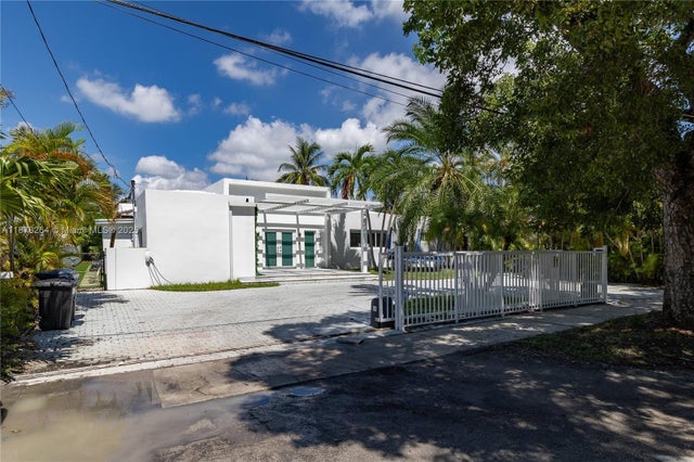 4 of 54 - 1215 N Biscayne Point Rd, Miami Beach, FL