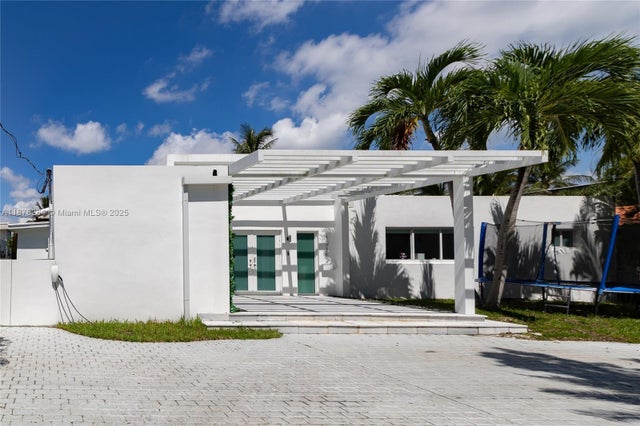 5 of 54 - 1215 N Biscayne Point Rd, Miami Beach, FL